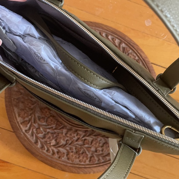 BRAND NEW Fossil Bag - Picture 4 of 7